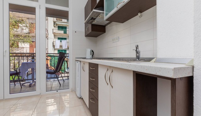 Studio flat with balcony Makarska (AS-22017-b)