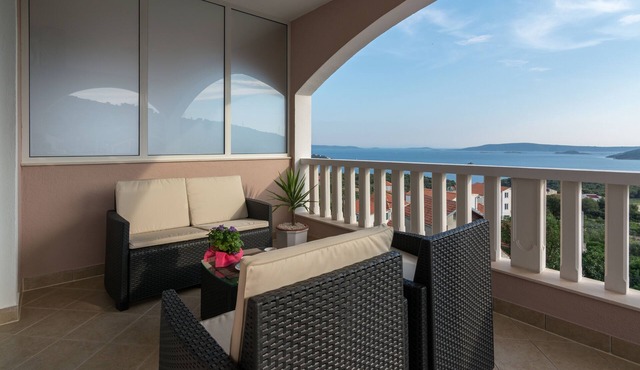 Studio flat with terrace and sea view Seget Vranjica, Trogir (AS-12499-b)