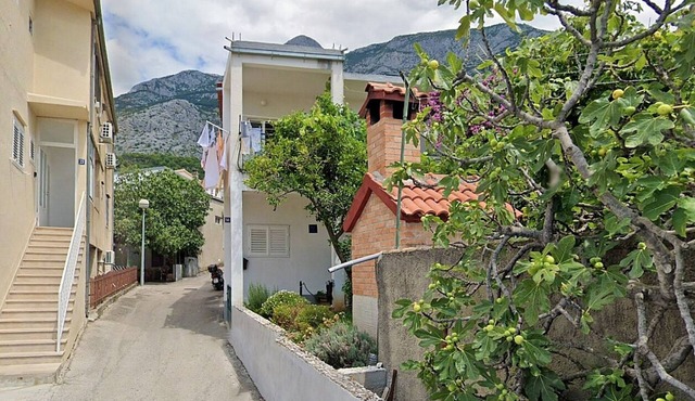 Studio flat with terrace Makarska (AS-22168-b)