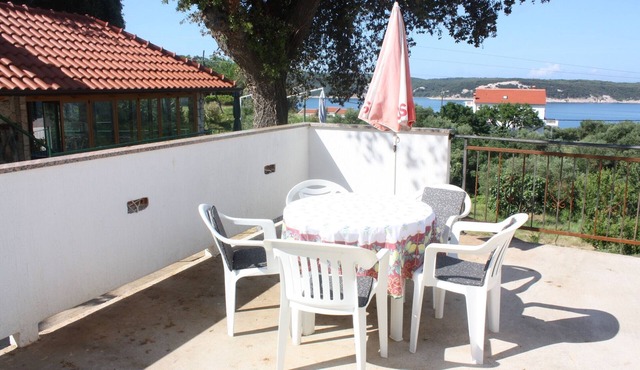 Studio flat with terrace and sea view Supetarska Draga - Gonar, Rab (AS-5016-a) in Rab