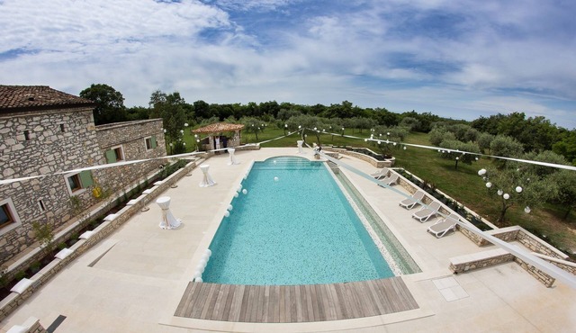 Studio "Violet" private terrace and pool view