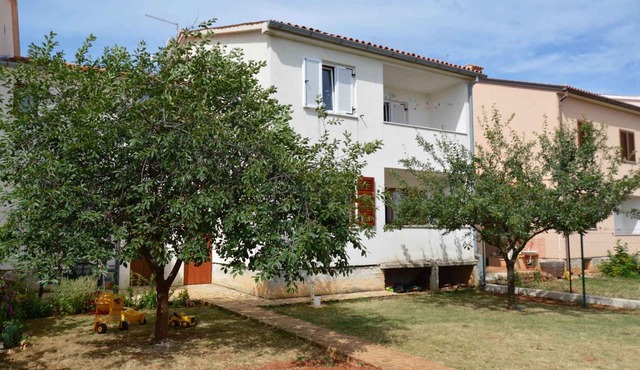 Studio with balcony and air conditioning