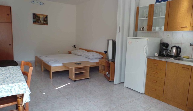 Studio with garden, only 30m from the sea