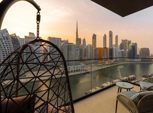 Studio With Jaw-Dropping Canal And Burj Views in Dubai