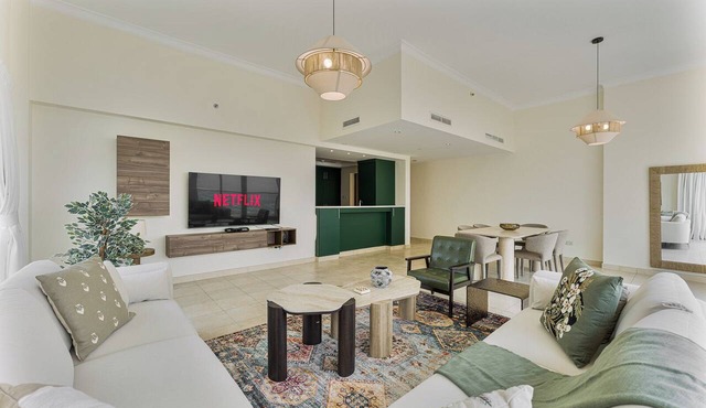 Stunning 2BR Penthouse | 8-Min to Dubai Marina in Dubai
