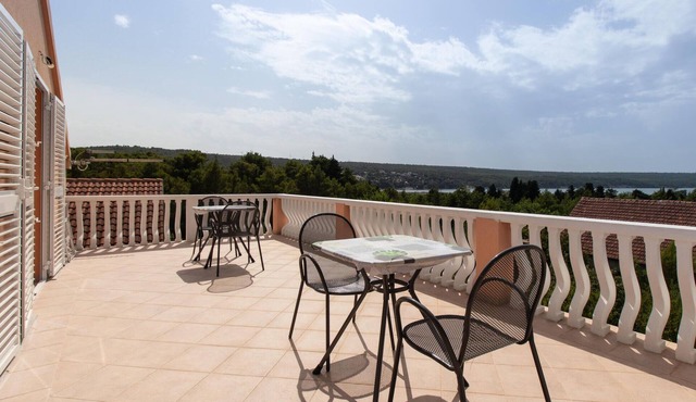 Stunning apartment in Gornji Karin