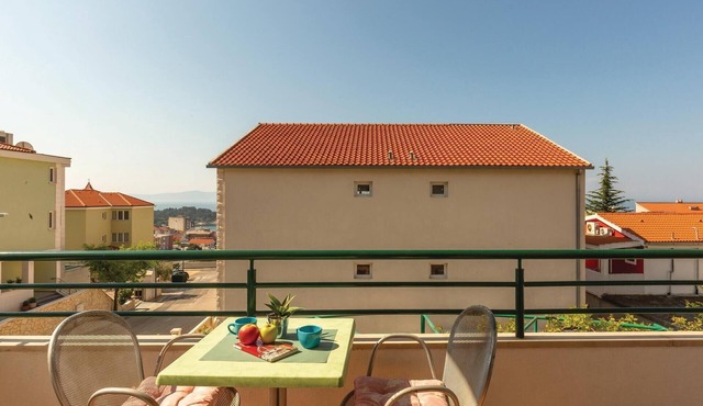 Stunning apartment in Makarska with WiFi