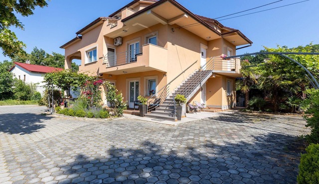 Stunning apartment in Spincici with WiFi in Spincici