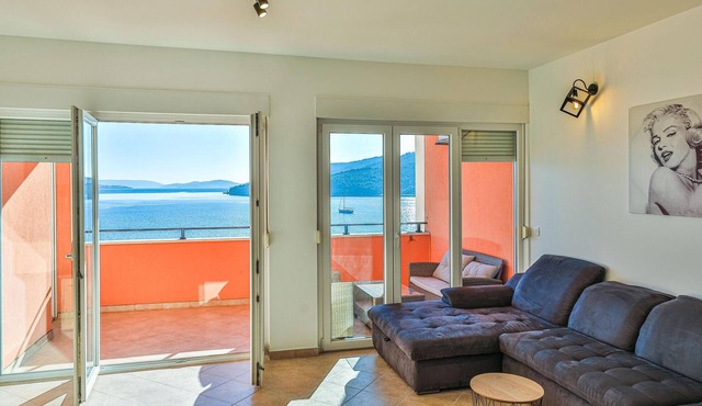 Stunning apartment in Marina with house sea view in Marina