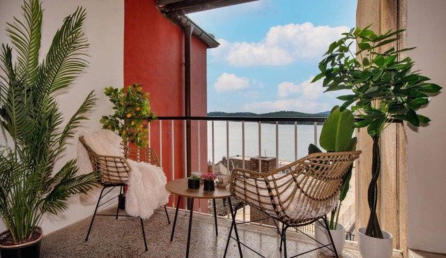 Stunning apartment in Sibenik with house sea view