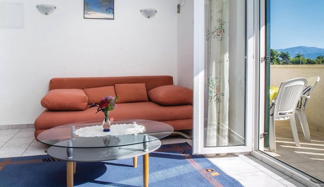 Stunning apartment in Supetar with WiFi