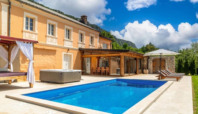 Stunning home in Bribir