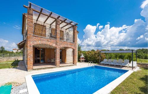 Stunning Home In Cabrunici in Čabrunići