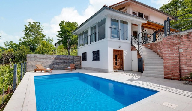 Stunning home in Donja Reka