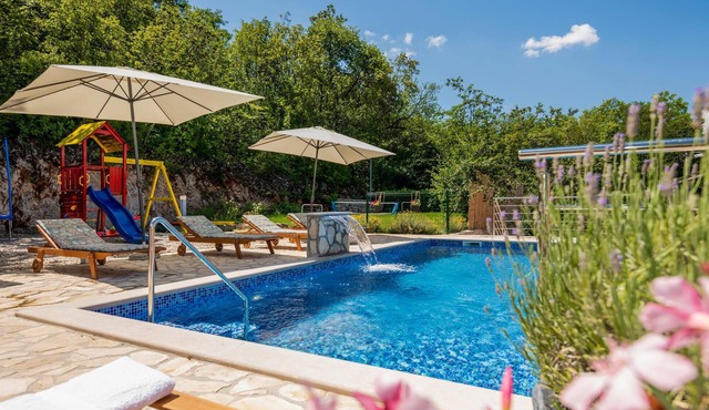 Stunning home in Grubine in Grubine