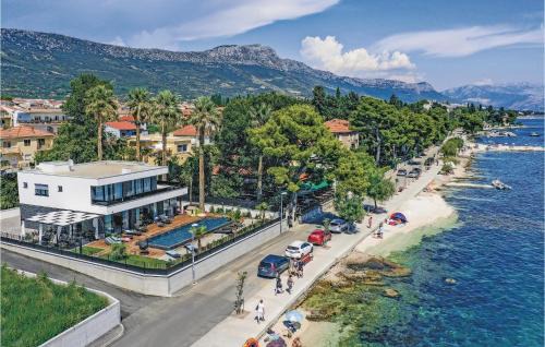 Stunning Home In Kastel Stari With Sauna