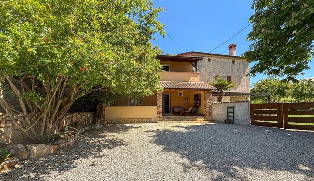 Stunning home in Kosinozici with WiFi