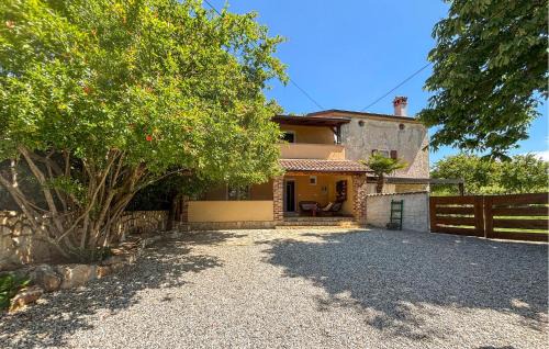 Stunning Home In Kosinozici With Wifi in Košinožići