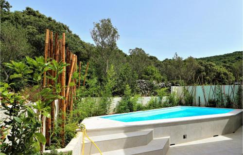 Stunning Home In Miholascica