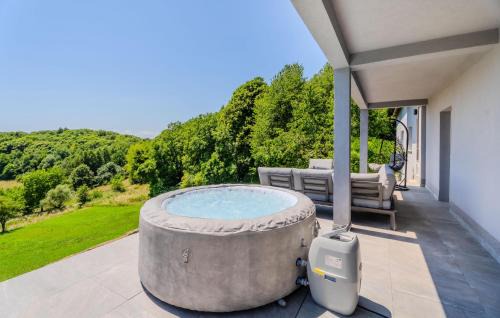 Stunning Home In Paljugi With Sauna in Jastrebarsko
