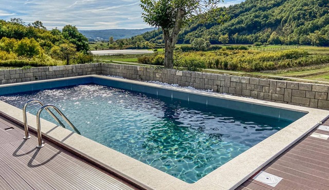 Stunning home in Podpican