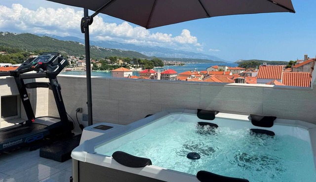 Stunning home in Rab with WiFi