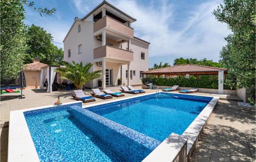 Stunning Home In Radasinovci