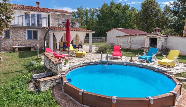 Stunning home in Santalezi