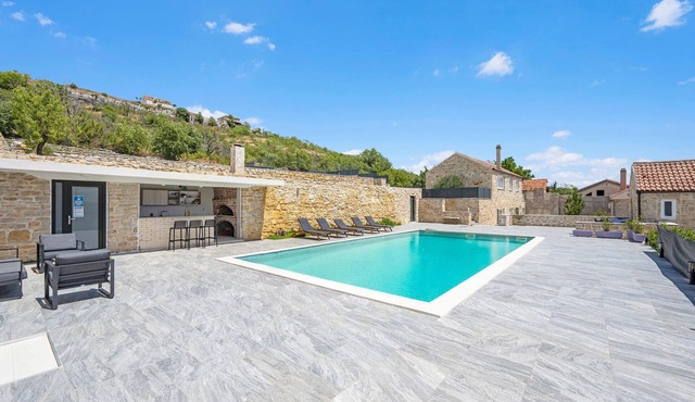 Stunning home in Skradin