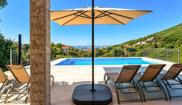 Stunning home in Solin