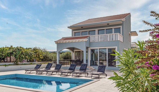 Stunning home in Sreser