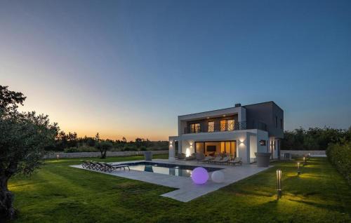 Stunning Home In Stancija Paradiz