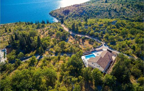 Stunning Home In Starigrad Paklenica