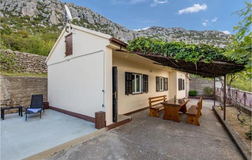 Stunning Home In Stinica With House Sea View