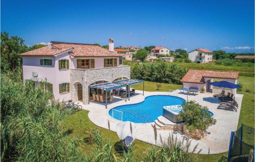 Stunning Home In Valtura