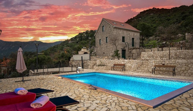 Stunning home in Vrgorac with private swimming pool, can be inside or outside