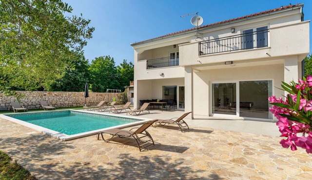 Stunning private villa with WIFI, A/C, private pool, TV, terrace, pets allowed and panoramic view