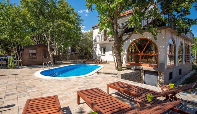 Stunning private villa for 6 people with WIFI, private pool, A/C, TV, terrace and pets allowed