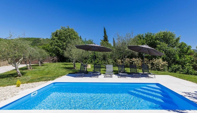 Stunning private villa for 6 people with private pool, WIFI, A/C, TV, terrace and panoramic view