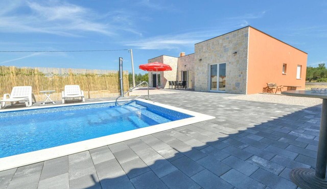 Stunning private villa for 8 people with A/C, WIFI, private pool, TV, terrace and panoramic view