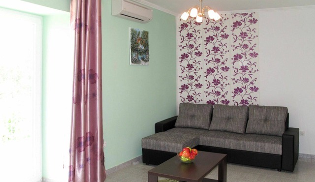 Stunning private villa for 6 guests with A/C, WIFI, TV, terrace, pets allowed and parking in Rijeka