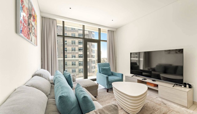 Stylish 1BR in Palm Jumeirah with Rooftop Pool in Dubai