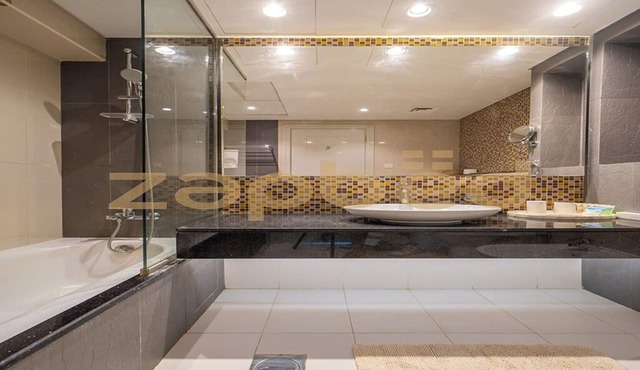 Stylish 1BR-Upper Crest Near Dubai Mall in Dubai