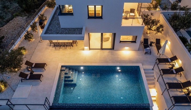 Stylish Villa Olea with heated pool and panoramic sea views in Podstrana