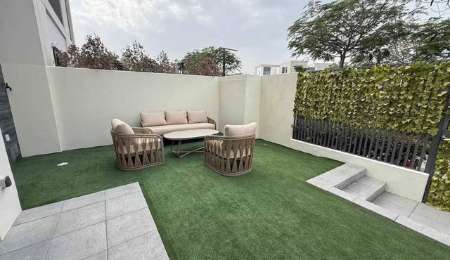Sun-Drenched 3BR Garden Villa, Arabian Ranches in Dubai