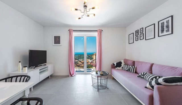Sun Hill Lucia,modern interior with amazing view!
