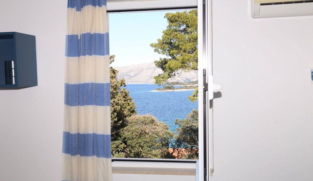 SUNNY BLUE APARTMENT in Lumbarda