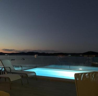 Sunny escape in Betina