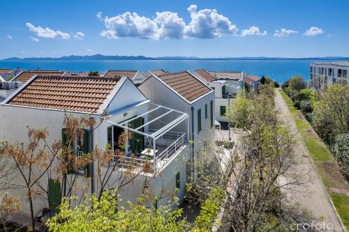 Sunny Resort apartment Aurora Green in Petrcane