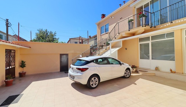 Sunshine Apartment Doda